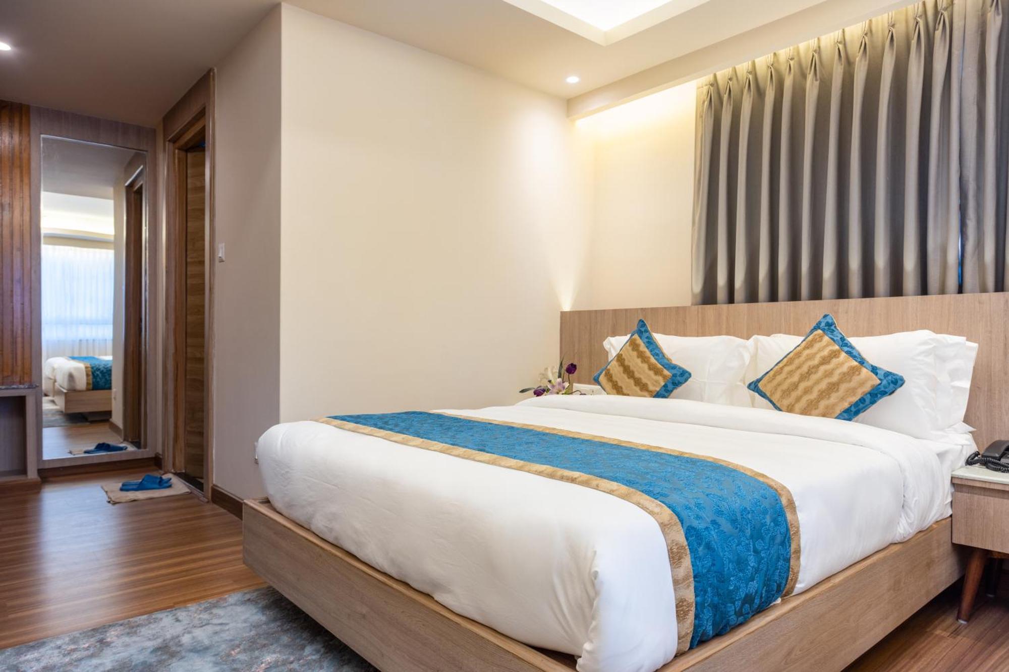 Shuvatara Suites & Spa, Thamel Kathmandu Exteriör bild