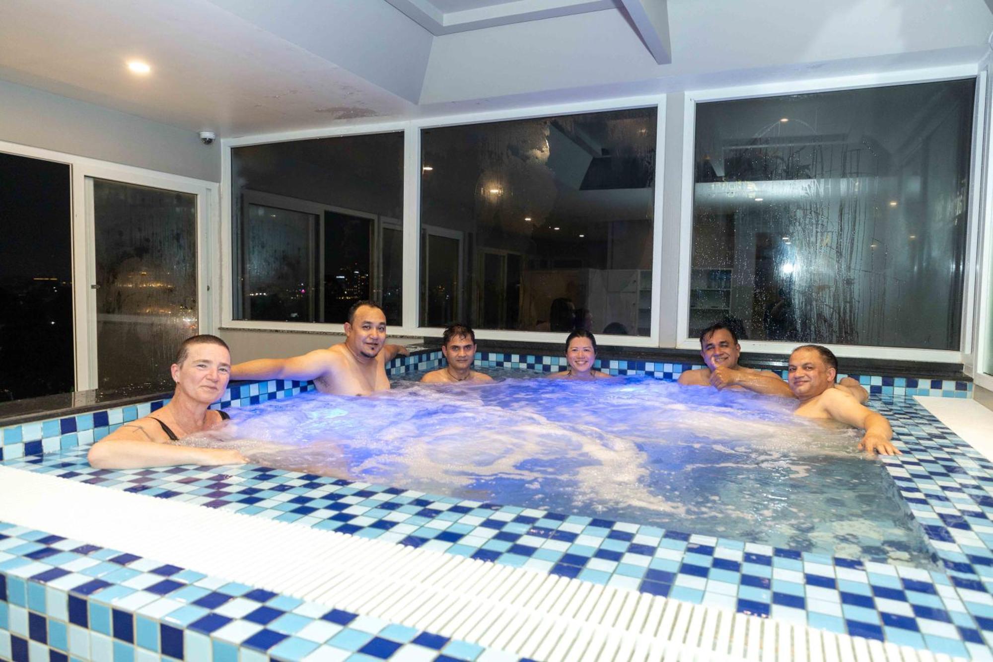 Shuvatara Suites & Spa, Thamel Kathmandu Exteriör bild
