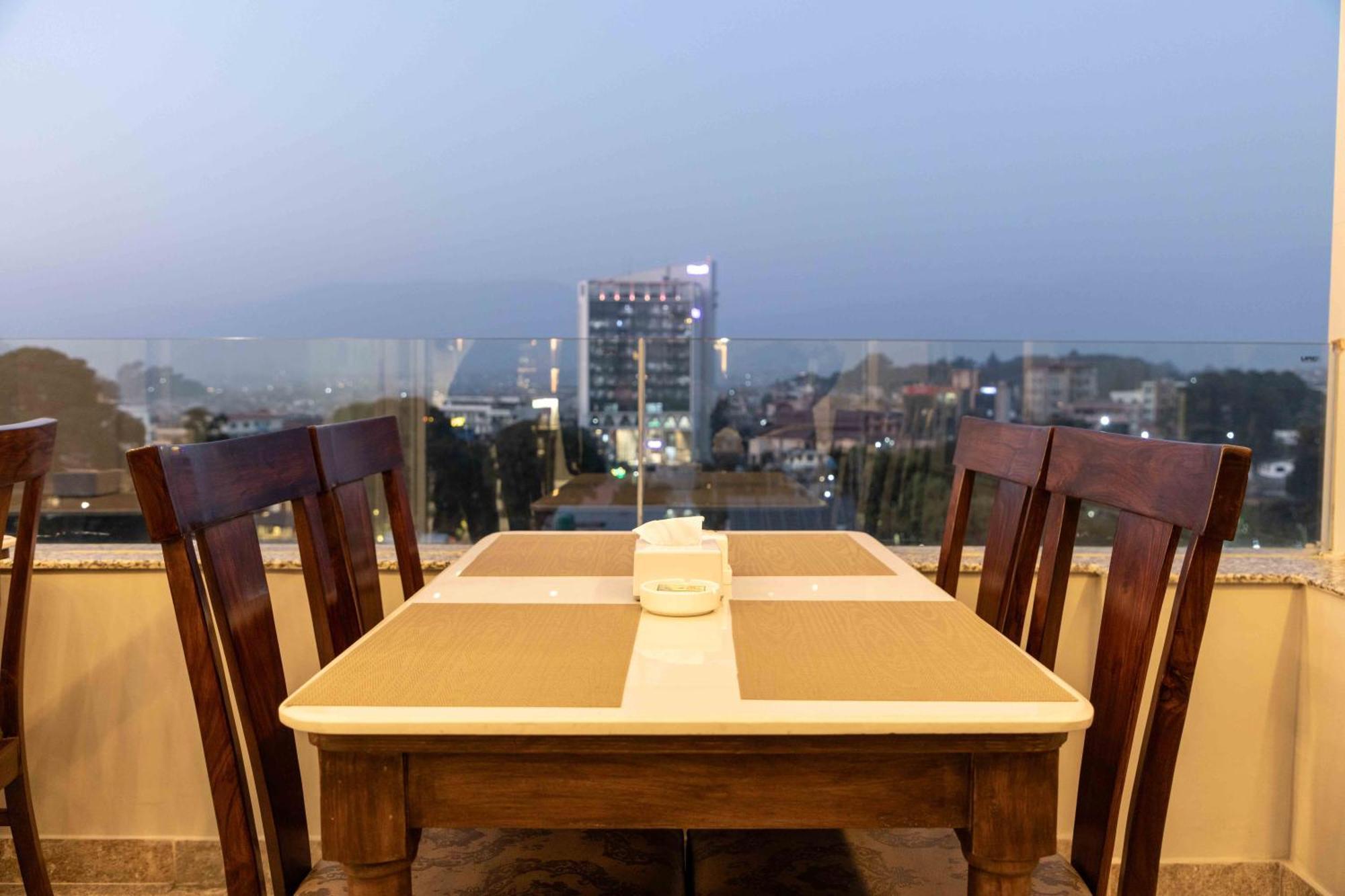 Shuvatara Suites & Spa, Thamel Kathmandu Exteriör bild